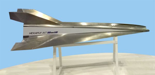 A mock-up model of Russia's new supersonic passenger plane  - Sputnik International