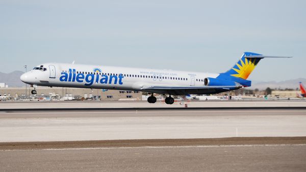 USA (ALLEGIANT AIR) [CC BY-SA 2.0 (http://creativecommons.org/licenses/by-sa/2.0)], via Wikimedia Commons - Sputnik International