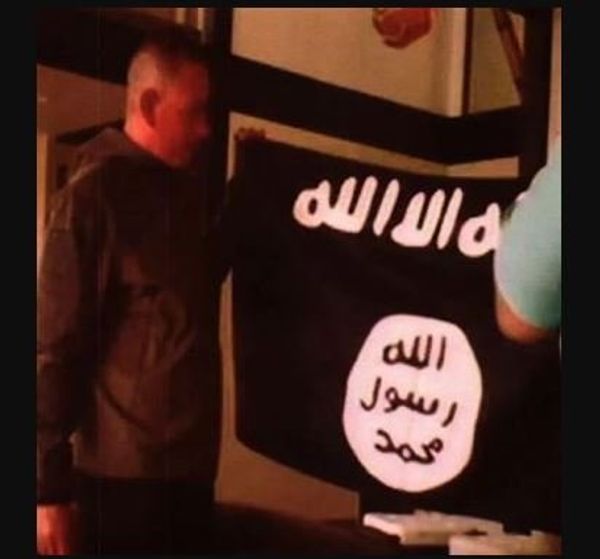 US Soldier with Daesh Flag - Sputnik International