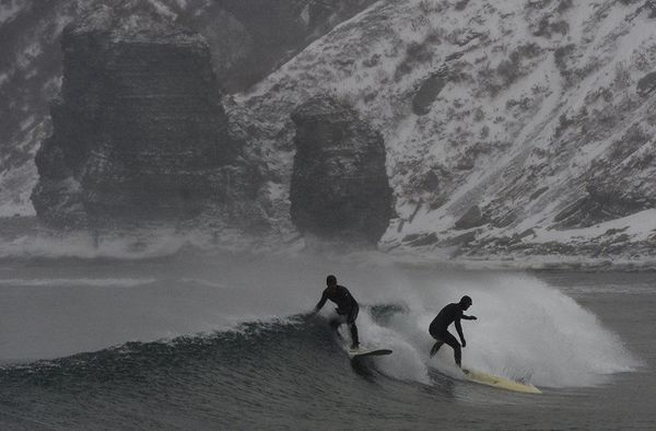 Wind, Waves, 15 Degrees Below Zero: Winter Surfing on Russia’s Pacific Coast - Sputnik International