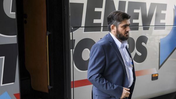 Member of the Syrian opposition and member of the High Negotiations Committee (HNC) Mohammed Alloush arrives for a meeting with the UN Special Envoy for Syria Staffan de Mistura during peace talks, Friday, May 19, 2017, at the United Nations Offices in Geneva, Switzerland - Sputnik International