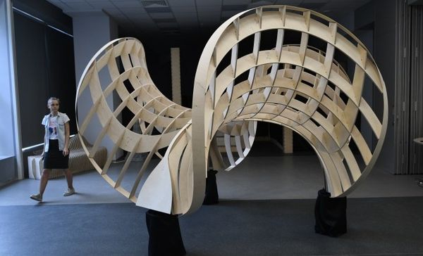 Part of a plywood structure for building a complex stone arch - Sputnik International