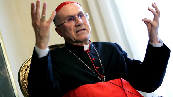 Italian Cardinal Tarcisio Bertone, the prelate leading the Vaticans charge against The Da Vinci Code, speaks during an interview with Reuters at the Vatican March 16, 2005. - Sputnik International