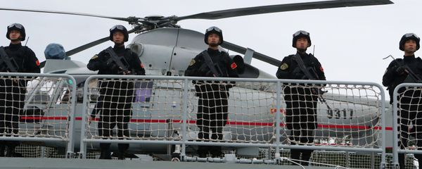 Crew of the Chinese Navy's missile frigate Yuncheng that arrived in Baltiysk for the 2017 Naval Cooperation Russia-China drills Crew of the Chinese Navy's missile frigate Yuncheng that arrived in Baltiysk for the 2017 Naval Cooperation Russia-China drills - Sputnik International
