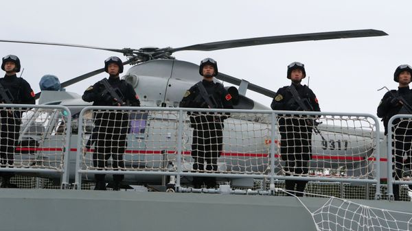 Crew of the Chinese Navy's missile frigate Yuncheng that arrived in Baltiysk for the 2017 Naval Cooperation Russia-China drills Crew of the Chinese Navy's missile frigate Yuncheng that arrived in Baltiysk for the 2017 Naval Cooperation Russia-China drills - Sputnik International