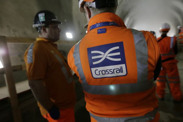 Workers talk as tunnel boring machine Victoria breaks into the eastern end of the Liverpool Street Crossrail station in London, Tuesday, March 10, 2015. Workers talk as tunnel boring machine Victoria breaks into the eastern end of the Liverpool Street Crossrail station in London, Tuesday, March 10, 2015. - Sputnik International