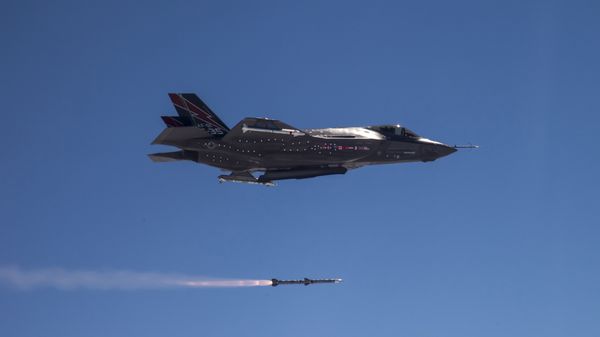 AMRAAM F-35  - Sputnik International