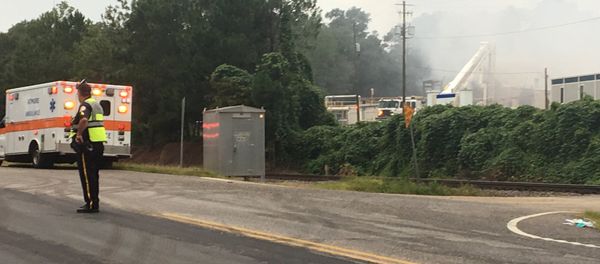 Emergency personnel respond to the scene of fire at a plant that produces agricultural chemicals on Saturday, July 29, 2017 in Atmore, Ala - Sputnik International