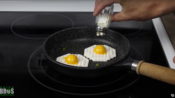 Lego In Real Life (Stop Motion) - Sputnik International
