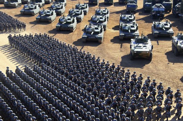 Chinese People's Liberation Army Parade Showcases 90 Years of Military Might - Sputnik International