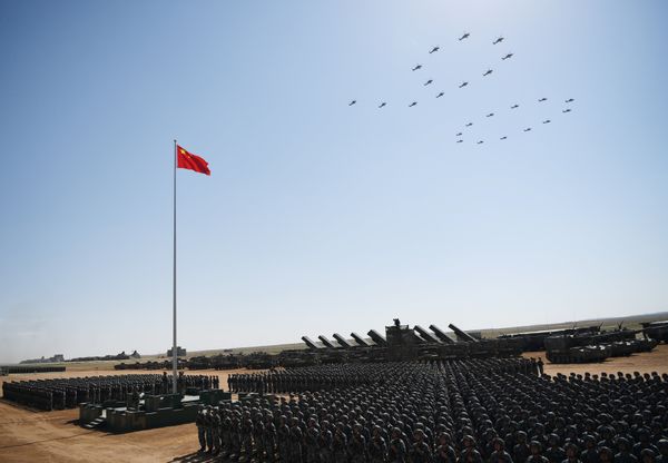 Chinese People's Liberation Army Parade Showcases 90 Years of Military Might - Sputnik International