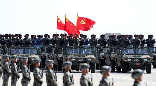 Chinese People's Liberation Army Parade Showcases 90 Years of Military Might - Sputnik International