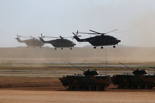 Chinese People's Liberation Army Parade Showcases 90 Years of Military Might - Sputnik International