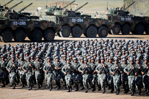 Chinese People's Liberation Army Parade Showcases 90 Years of Military Might - Sputnik International
