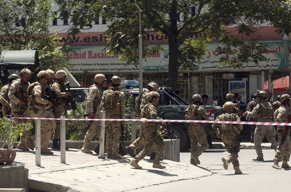 Security forces respond at the site of a suicide attack followed by a clash between Afghanistan's forces and IS fighters during an attack on Iraq embassy in Kabul, Afghanistan, Monday, July 31, 2017 Security forces respond at the site of a suicide attack followed by a clash between Afghanistan's forces and IS fighters during an attack on Iraq embassy in Kabul, Afghanistan, Monday, July 31, 2017 - Sputnik International
