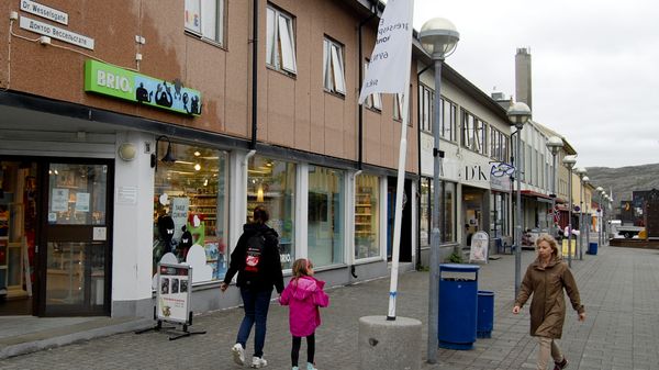 A street sign in Finnish and Russian is seen in the city of Kirkenes, northern Norway, near the Russian border on June 4, 2013 A street sign in Finnish and Russian is seen in the city of Kirkenes, northern Norway, near the Russian border on June 4, 2013 - Sputnik International
