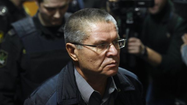 Court examines investigators' request on extending Alexei Ulyukayev's arrest warrant - Sputnik International