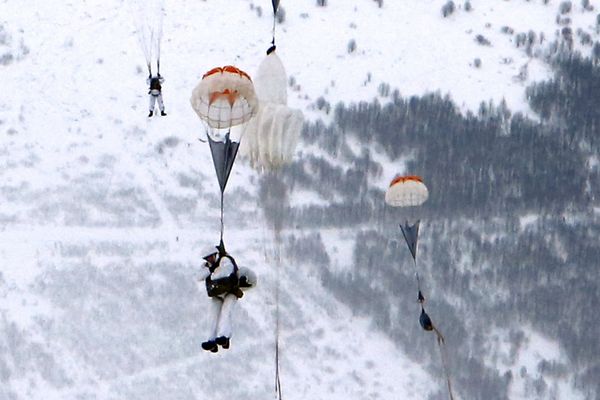 Paratrooper drills in the Ivanovo Region Paratrooper drills in the Ivanovo Region - Sputnik International