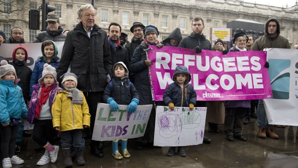 People gather to hear speeches on Whitehall before Lord Alf Dubs (6L) handed in a petition to 10 Downing Street calling on the Prime Minister to reconsider the decision to close the ‘Dubs’ scheme to take refugee children into the UK in London on February 11, 2017 People gather to hear speeches on Whitehall before Lord Alf Dubs (6L) handed in a petition to 10 Downing Street calling on the Prime Minister to reconsider the decision to close the ‘Dubs’ scheme to take refugee children into the UK in London on February 11, 2017 - Sputnik International