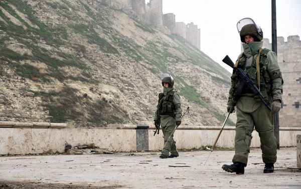 Military personnel during a clearing operation at the medieval Citadel of Aleppo Military personnel during a clearing operation at the medieval Citadel of Aleppo - Sputnik International