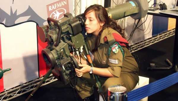 Israeli soldier with MR/LR type Spike launcher - Sputnik International