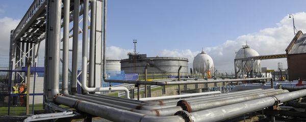 General views of the INEOS plant in Grangemouth as the first shipment of shale gas from the United States arrived in Britain. (File) - Sputnik International
