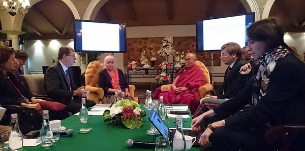 Dalai Lama and Russian scientists take part in a conference in New Delhi Dalai Lama and Russian scientists take part in a conference in New Delhi - Sputnik International