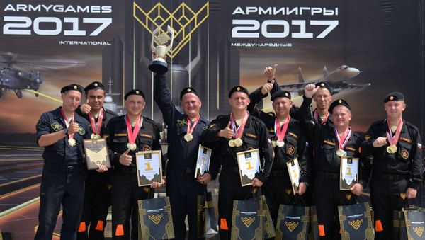 Russian service persons, winners in the international contest Masters of the Autoarmoured Equipment, a part of the International Army Games 2017 held in Ostrogozhsk, Voronezh Region - Sputnik International