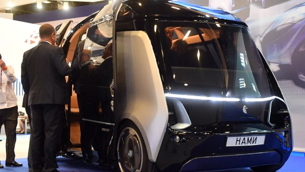 A KAMAZ 'Shuttle' self-driving bus at KAMAZ's stand at the 2017 St. Petersburg International Economic Forum. File photo - Sputnik International