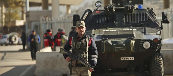 (File) Turkish forces' officers provide security at the Cilvegozu border gate with Syria, near Hatay, southeastern Turkey, Monday, Dec, 19, 2016 (File) Turkish forces' officers provide security at the Cilvegozu border gate with Syria, near Hatay, southeastern Turkey, Monday, Dec, 19, 2016 - Sputnik International