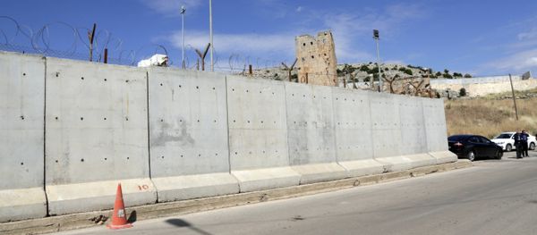 This May 24, 2017 file photo shows the newly built wall near Cilvegozu border gate in Reyhanli, at the Turkey-Syria border This May 24, 2017 file photo shows the newly built wall near Cilvegozu border gate in Reyhanli, at the Turkey-Syria border - Sputnik International