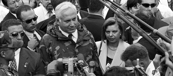 Israeli Prime Minister Benjamin Netanyahu and his wife Sara Netanyahu speak to reporters after visiting the Demilitarized Zone separating South Korea from its communist rival, North Korea, Thursday, Aug. 28, 1997. Israeli Prime Minister Benjamin Netanyahu and his wife Sara Netanyahu speak to reporters after visiting the Demilitarized Zone separating South Korea from its communist rival, North Korea, Thursday, Aug. 28, 1997. - Sputnik International