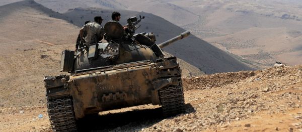 A Syrian tank loyal to Syria's President Bashar al-Assad forces is seen in Fleita, Syria August 2, 2017 A Syrian tank loyal to Syria's President Bashar al-Assad forces is seen in Fleita, Syria August 2, 2017 - Sputnik International