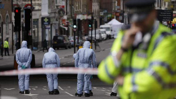 Forensic police investigate an area in the London Bridge area of London, Monday, June 5, 2017. - Sputnik International