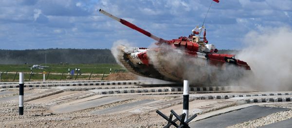 Russian Army's tank crew competes in the semifinal relay race during the tank biathlon competitions of the 2017 International Army Games at the Alabino training ground near Moscow Russian Army's tank crew competes in the semifinal relay race during the tank biathlon competitions of the 2017 International Army Games at the Alabino training ground near Moscow - Sputnik International