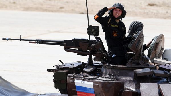 Russian Army team members take part in the tank biathlon individual race during the 2017 International Army Games at the Alabino training center in the Moscow Region - Sputnik International