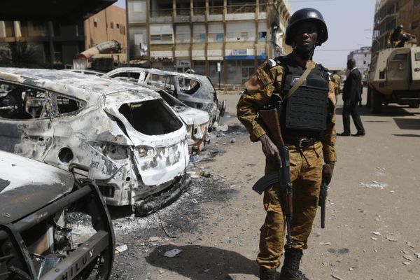 In this Monday Jan. 18, 2016 file photo, a soldier stands guard outside the Splendid Hotel in Ouagadougou, Burkina Faso.  - Sputnik International
