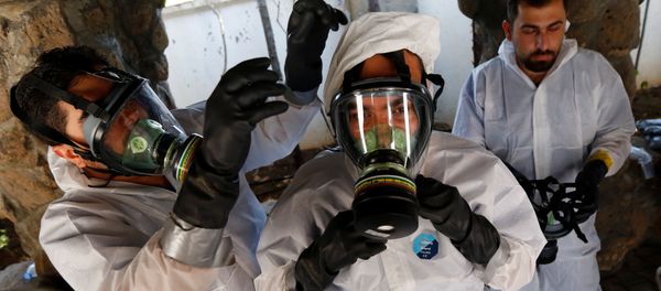 Syrian medical staff take part in a training exercise to learn how to treat victims of chemical weapons attacks, in a course organized by the World Health Organisation (WHO) in Gaziantep, Turkey, July 20, 2017 - Sputnik International