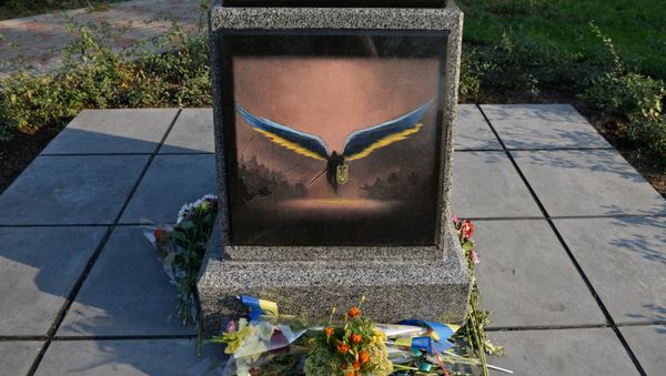 Monument unviled in Kiev depicting sword stuck into map of Russia - Sputnik International