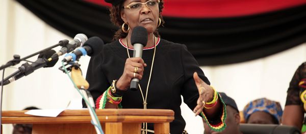 Zimbabwean first lady Grace Mugabe addresses party supporters at an event on the outskirts of Harare, Friday, Feb. 17, 2017. - Sputnik International
