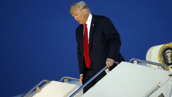 President Donald Trump walks from Air Force One at JFK International Airport in New York, Monday, Aug. 14, 2017. Trump is returning to his midtown Manhattan apartment for first time since taking office. - Sputnik International