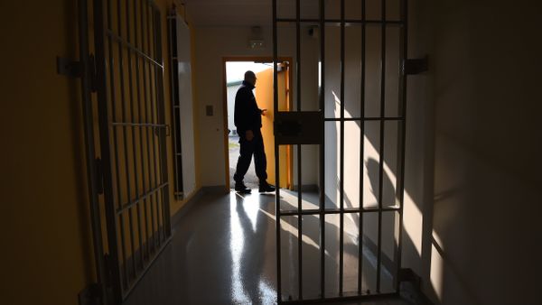 A prison guard open a door during a press visit on October 14, 2015 in the new prison in Valence, southeastern France A prison guard open a door during a press visit on October 14, 2015 in the new prison in Valence, southeastern France - Sputnik International