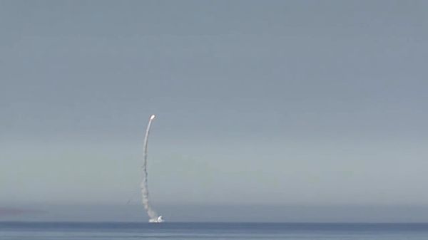 3M-54 Kalibr (Klub) cruise missile launched from Severodvinsk nuclear-powered submarine - Sputnik International