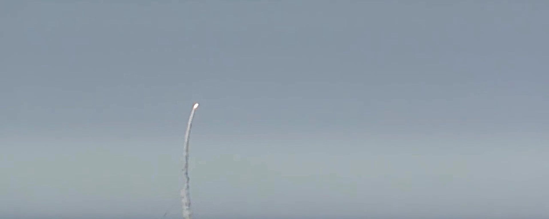 3M-54 Kalibr (Klub) cruise missile launched from Severodvinsk nuclear-powered submarine 3M-54 Kalibr (Klub) cruise missile launched from Severodvinsk nuclear-powered submarine - Sputnik International, 1920, 25.09.2023