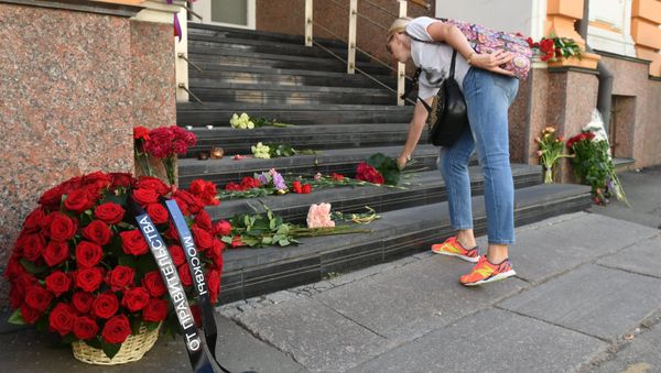 Flowers in tribute to Barcelona attack victims Flowers in tribute to Barcelona attack victims - Sputnik International
