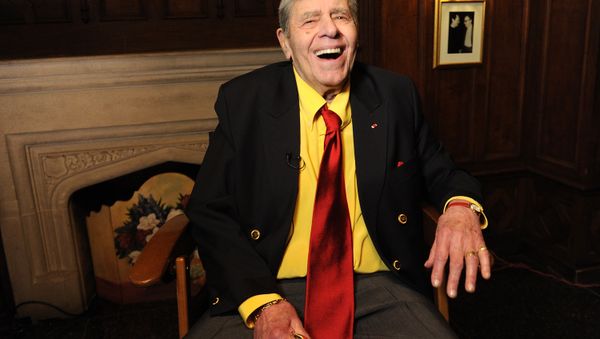 In this April 8, 2016 file photo, entertainer Jerry Lewis poses for a portrait at the Friars Club before his 90th birthday celebration in New York. - Sputnik International