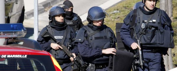 Police officers at  Marseille, southern France - Sputnik International