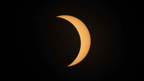 Фаза солнечного затмения в США  - Sputnik International