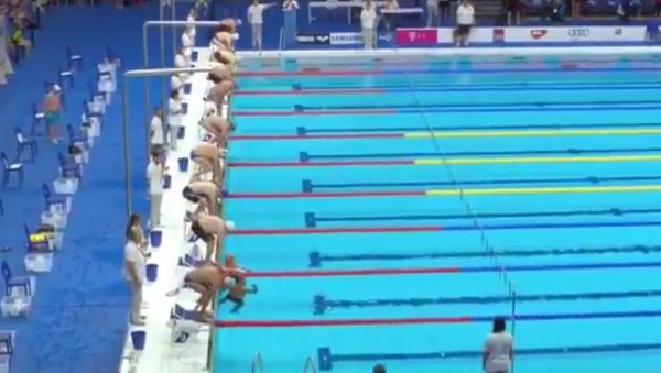 Spanish swimmer Fernando Alvarez paid his own tribute to Barcelona victims - Sputnik International