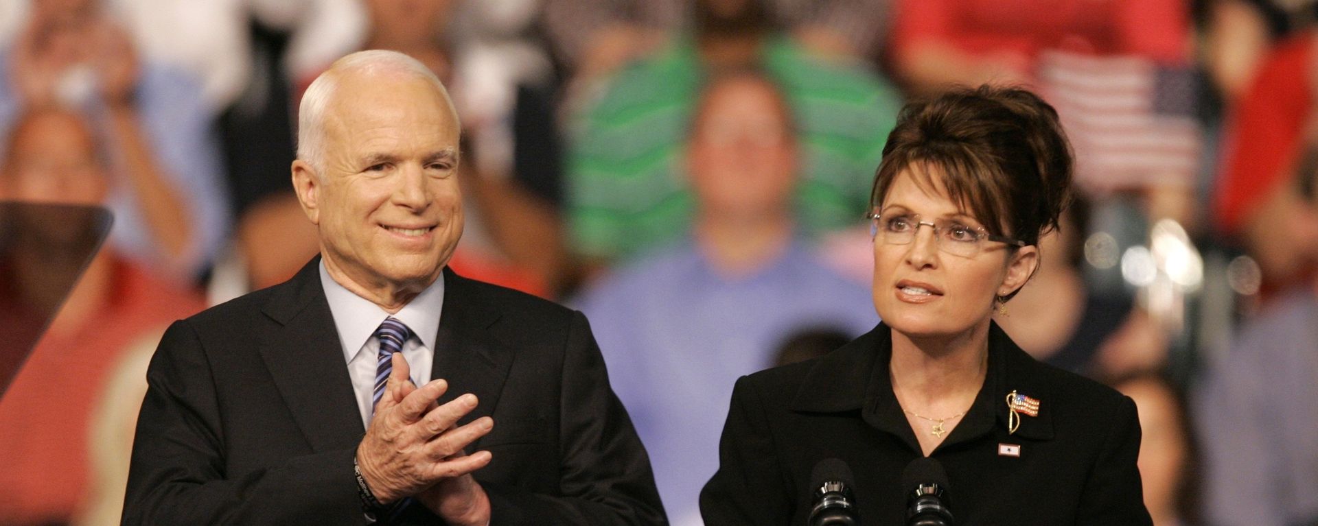 Republican Alaska Gov. Sarah Palin, right, delivers a speech as Republican presidential candidate, Sen. John McCain, R-Ariz., introduces her as his vice presidential running mate at Wright State University's Ervin J. Nutter Center in Dayton, Ohio. (File) Republican Alaska Gov. Sarah Palin, right, delivers a speech as Republican presidential candidate, Sen. John McCain, R-Ariz., introduces her as his vice presidential running mate at Wright State University's Ervin J. Nutter Center in Dayton, Ohio. (File) - Sputnik International, 1920, 07.02.2022